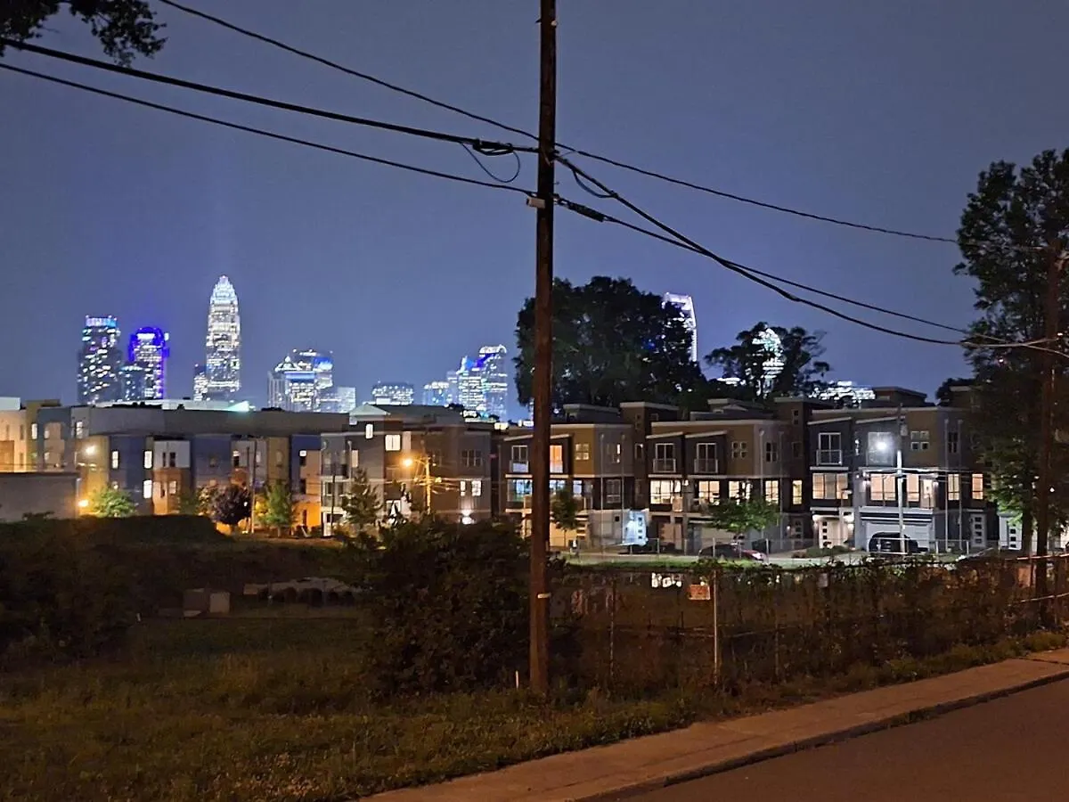 Suite 1, Sleep 4, Walk To Attractions In Uptown Charlotte